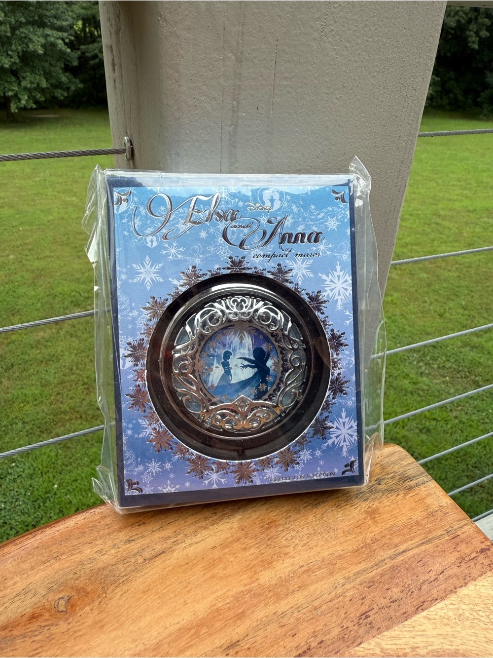 Disney Sephora Frozen Elsa & Anna compact mirror.